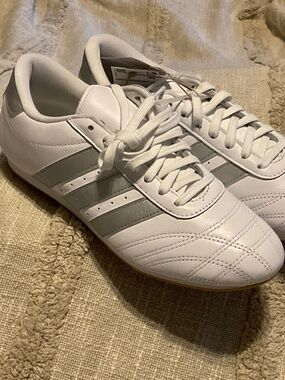 Adidas Taekwondo Woman’s Size 8 shoe